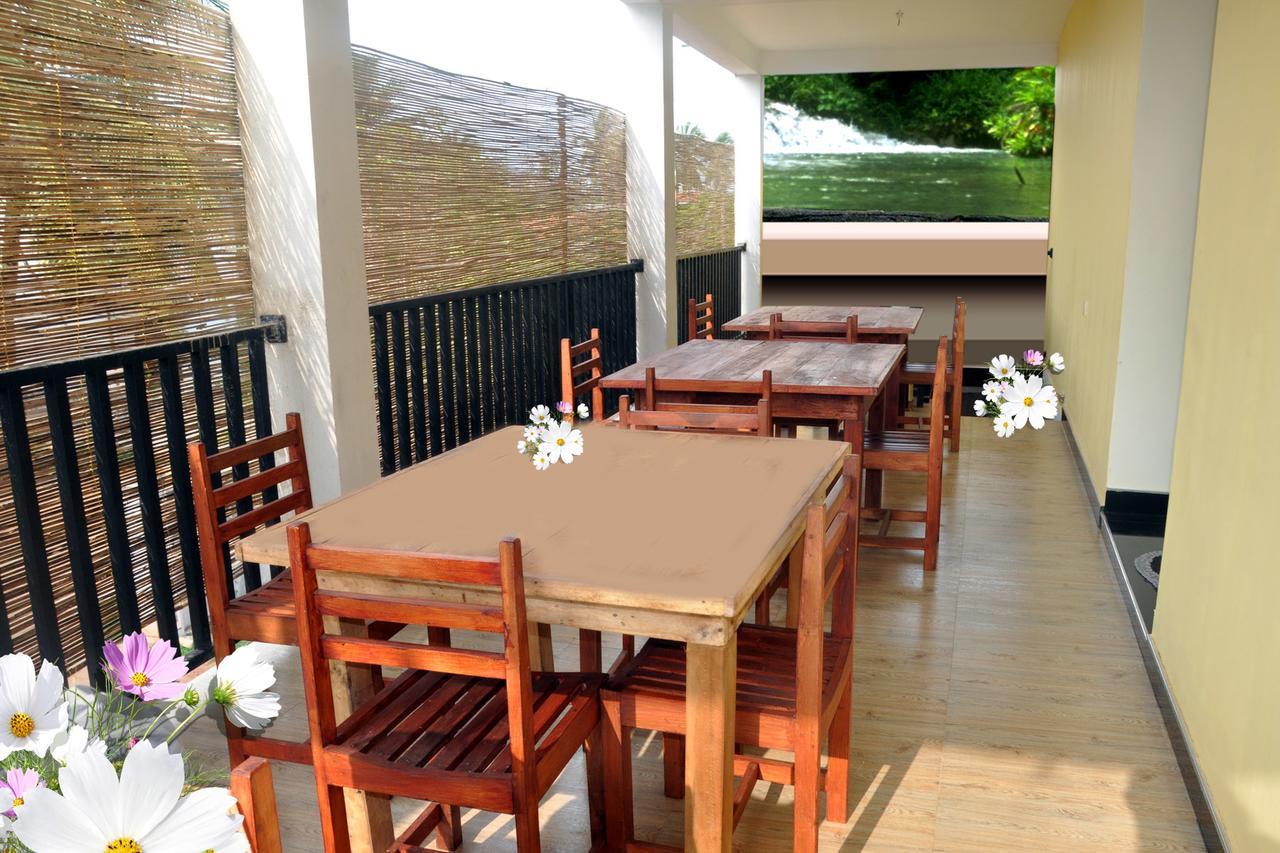 Hotel Pearl Gate Chilaw Buitenkant foto