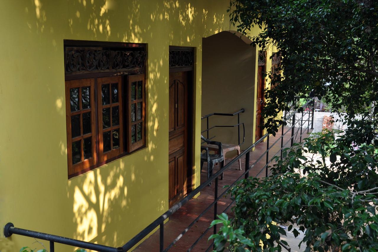 Hotel Pearl Gate Chilaw Buitenkant foto