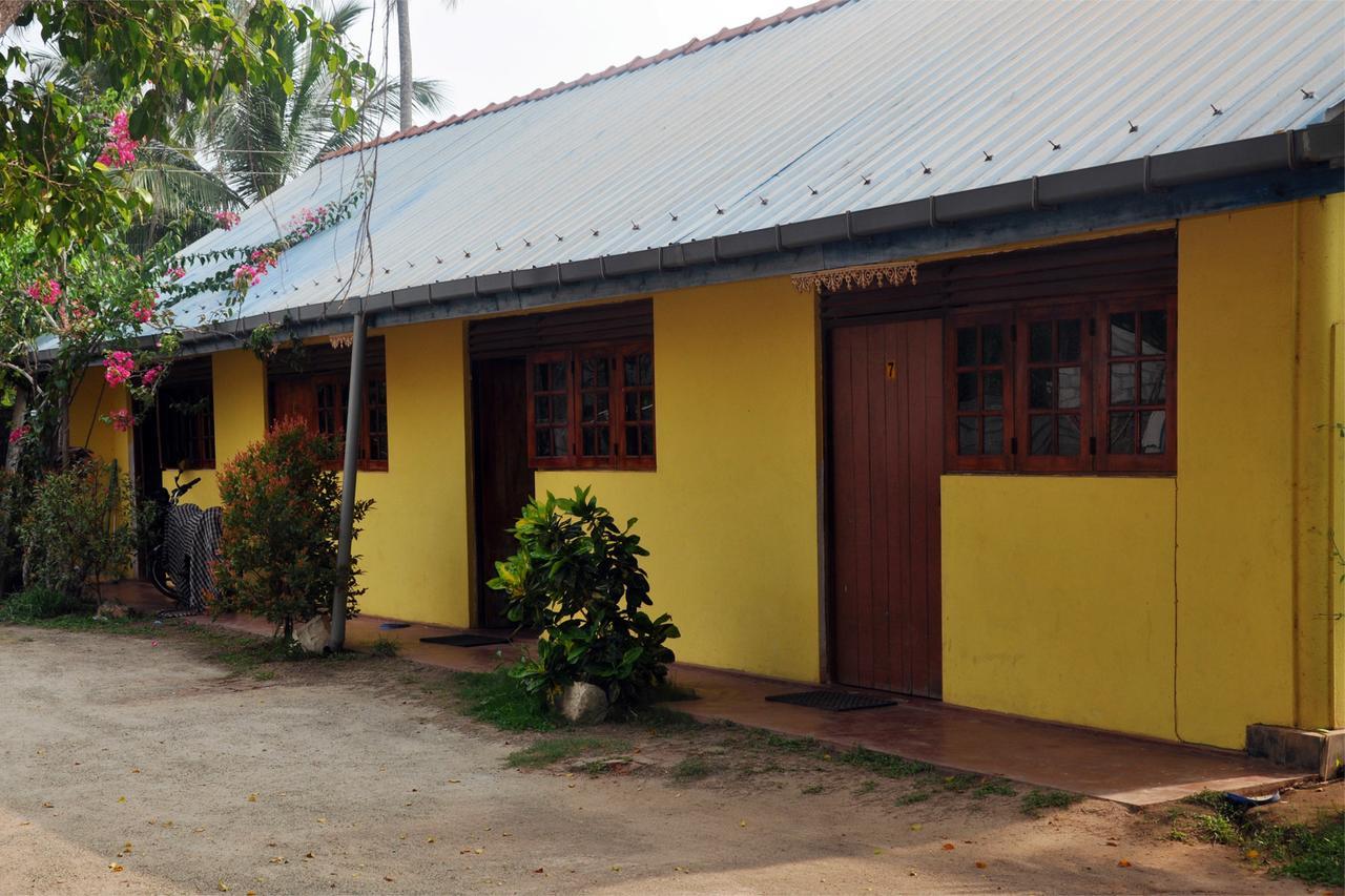 Hotel Pearl Gate Chilaw Buitenkant foto