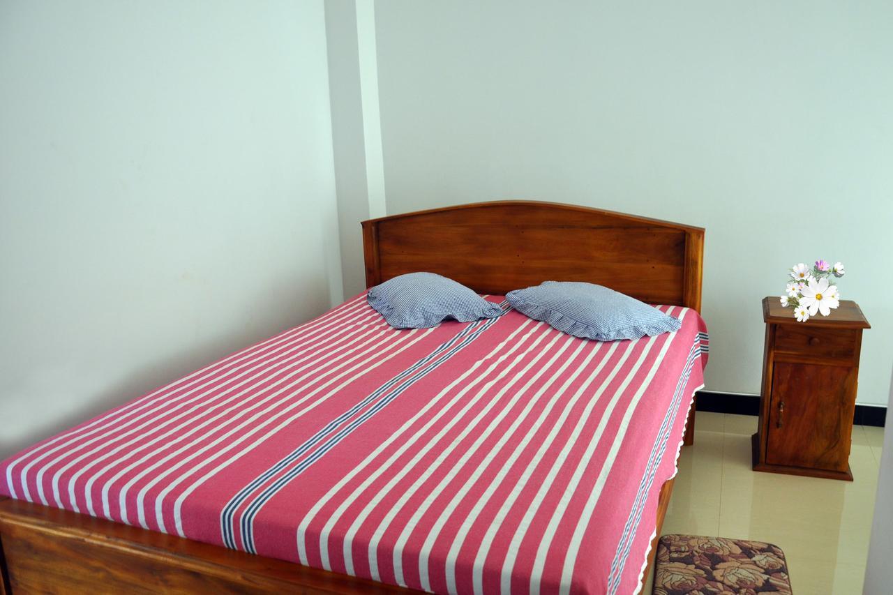 Hotel Pearl Gate Chilaw Buitenkant foto