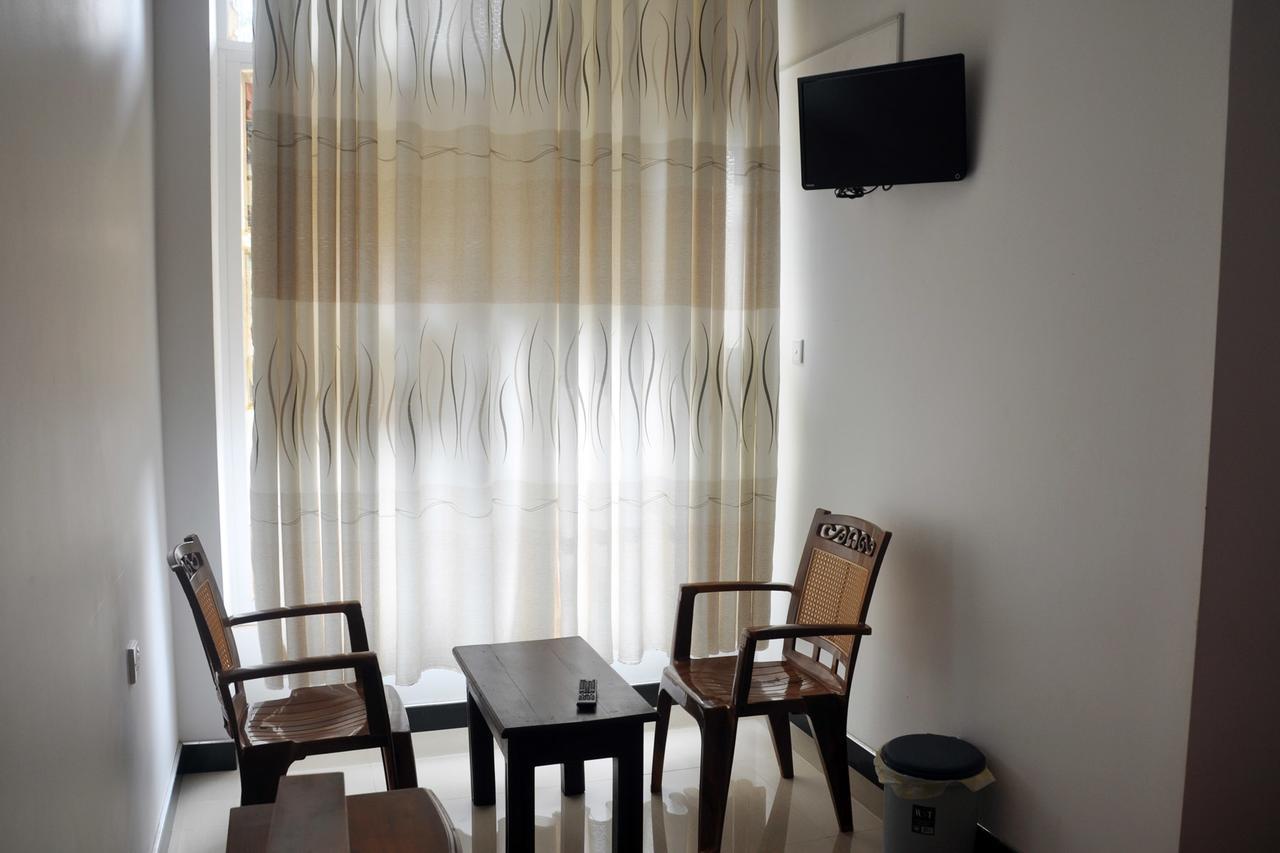 Hotel Pearl Gate Chilaw Buitenkant foto